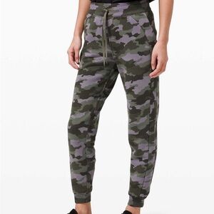 Lululemon Scuba High-Rise Jogger
*Fleece 28" - Heritage 365 Camo Dusky